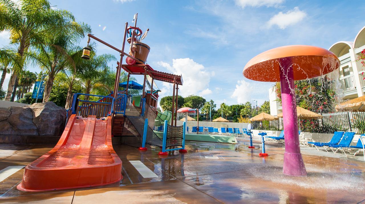 Howard Johnson By Wyndham Anaheim Hotel & Water Playground Exteriér fotografie