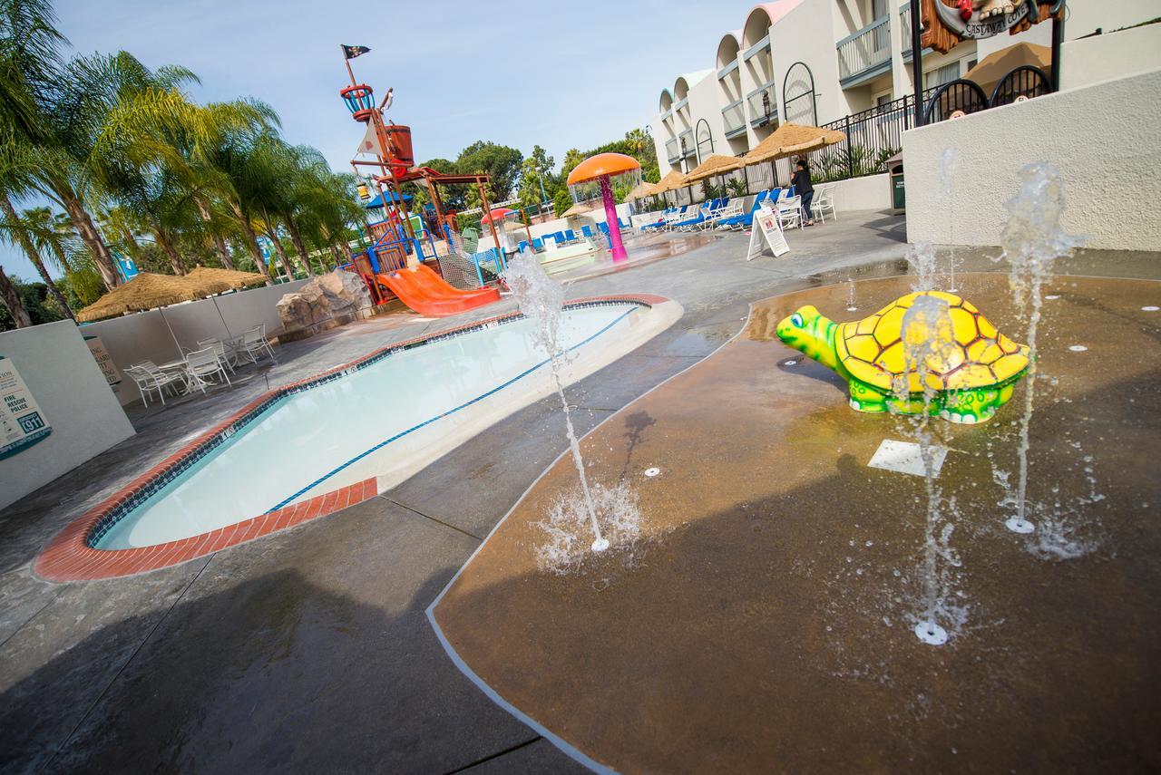 Howard Johnson By Wyndham Anaheim Hotel & Water Playground Exteriér fotografie